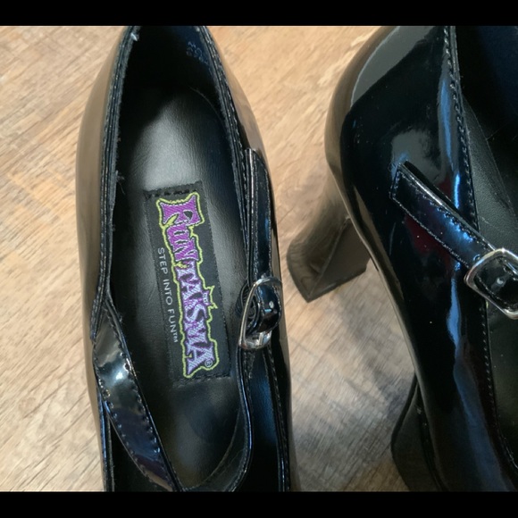 Shoes - Picture 5 of 5